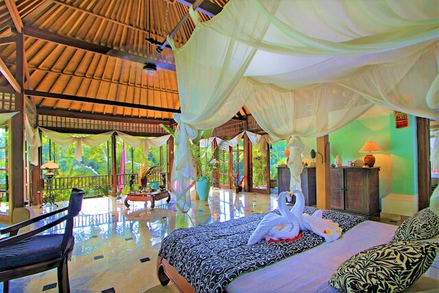 ザ マホガニー ヴィラ