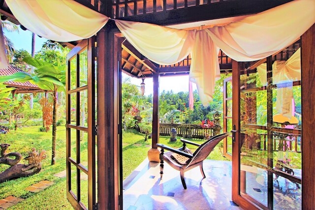 ザ マホガニー ヴィラ