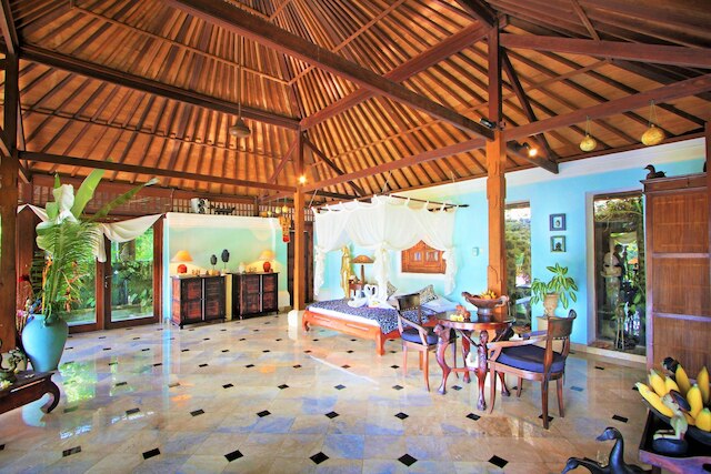 ザ マホガニー ヴィラ