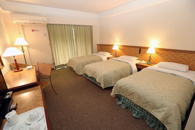 ホヤ ホット スプリングス ホテル (富野大飯店)