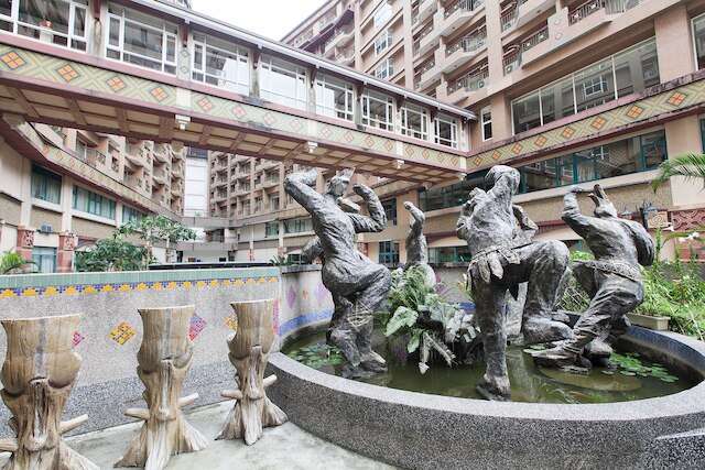 ホヤ ホット スプリングス ホテル (富野大飯店)