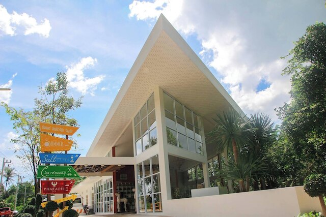 サマー ラグジュアリー ビーチ リゾート アンド スパ