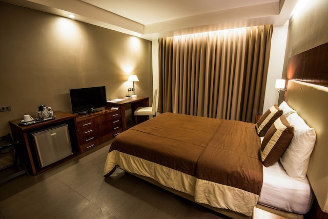 アリアナ ホテル