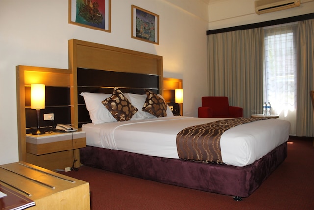 メガ マトラ ホテル