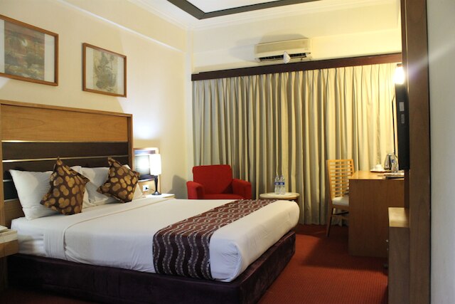 メガ マトラ ホテル