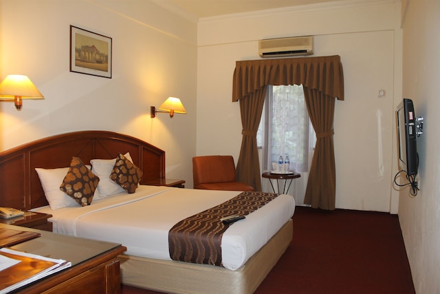 メガ マトラ ホテル