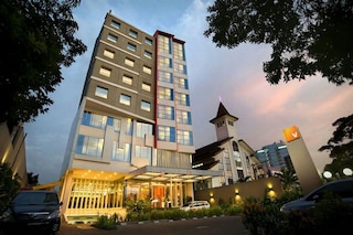 V ホテル テベット、ジャカルタ