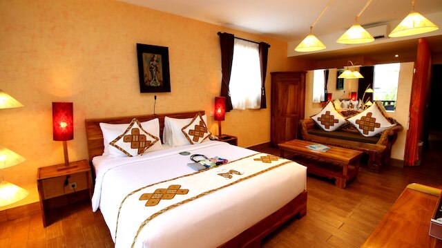 プティ ホテルバリ