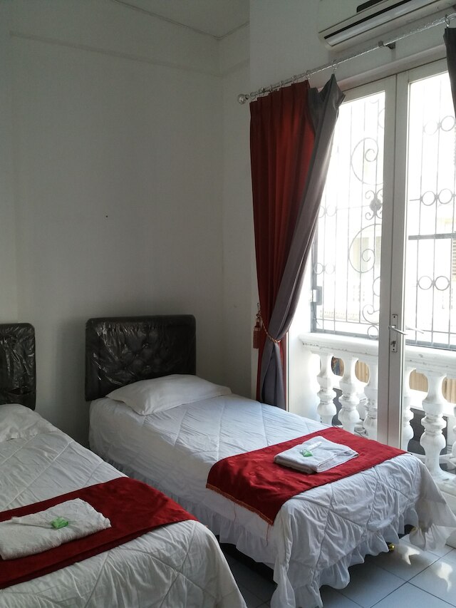 カプセル ホームステイ スラバヤ