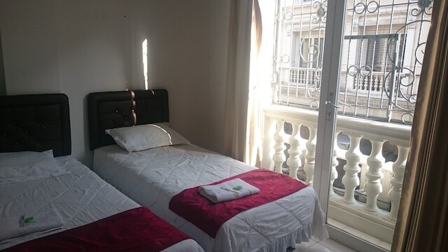 カプセル ホームステイ スラバヤ