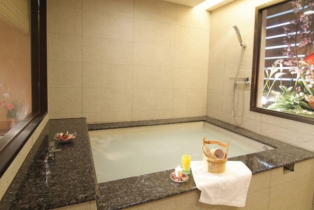 チュアン デュ スプリング リゾート (泉都温泉會館)