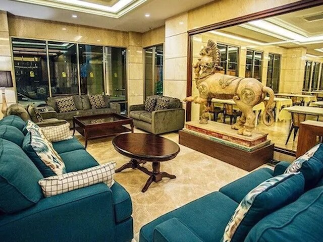 マーチ ホテル パタヤ