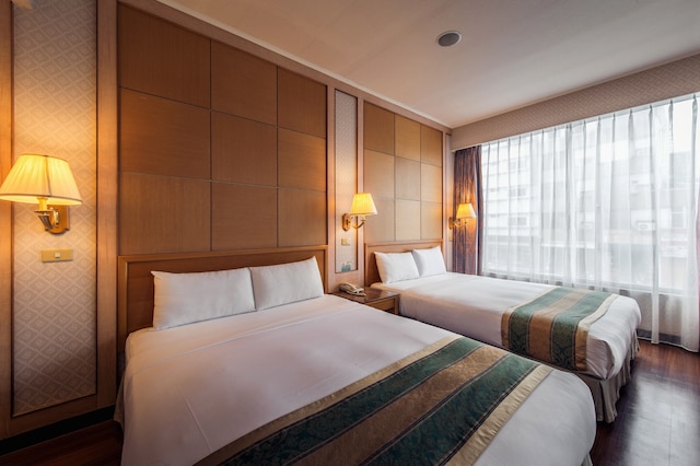 アンバサダー ホテル (大使商務飯店)