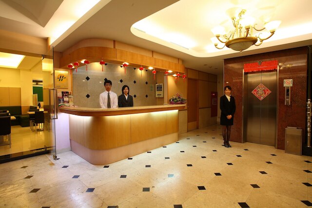 アンバサダー ホテル (大使商務飯店)