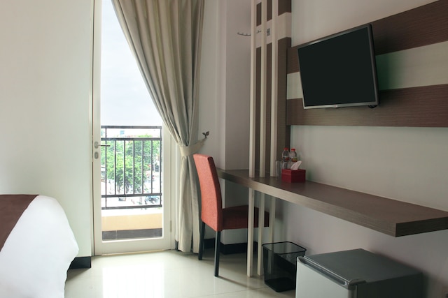 ラックスポイント ホテル スラバヤ