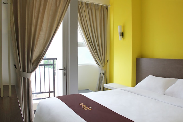 ラックスポイント ホテル スラバヤ