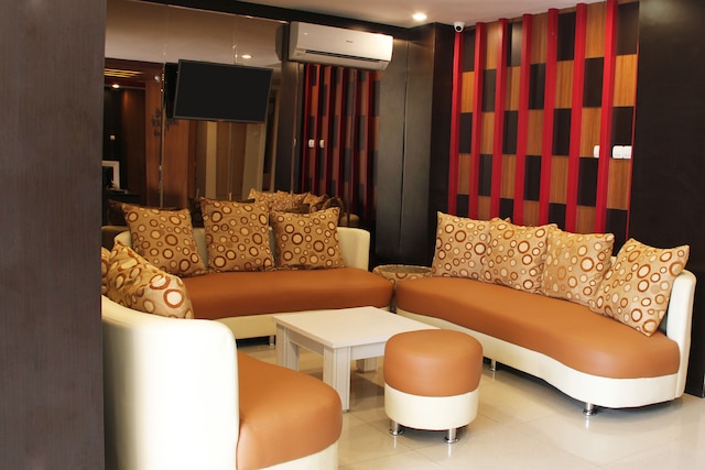 ラックスポイント ホテル スラバヤ