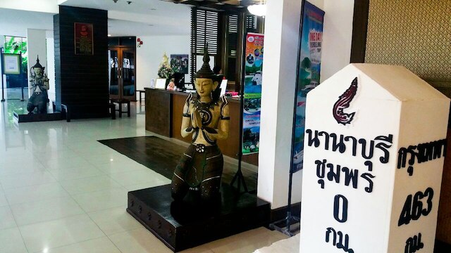 ナナ ブリ ホテル