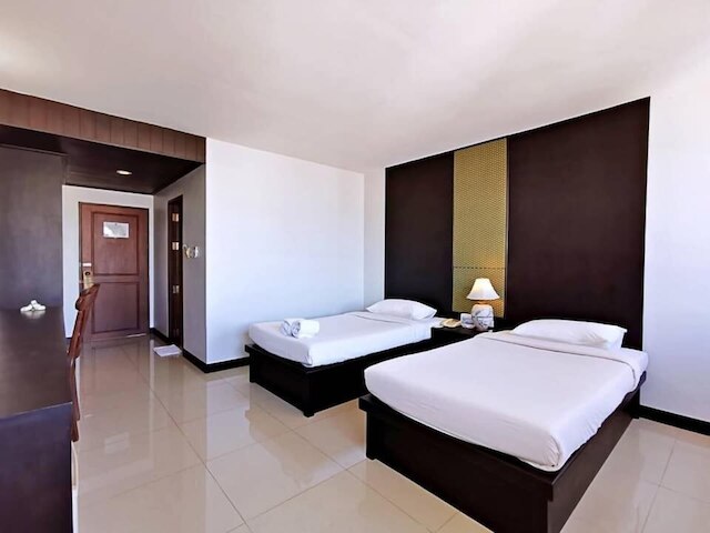 ナナ ブリ ホテル