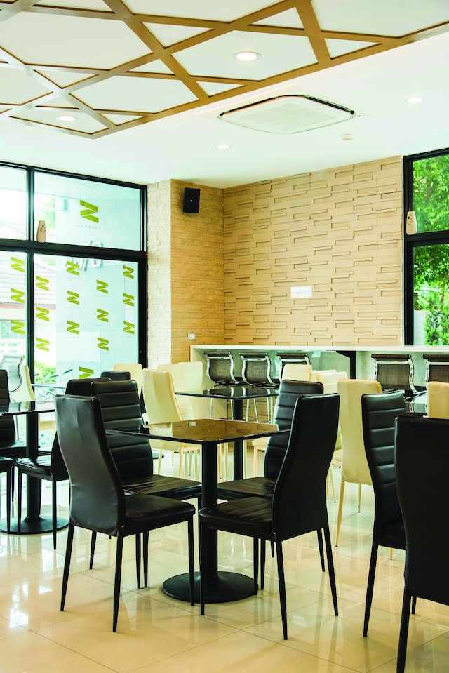 S17 アット ニマン ホテル