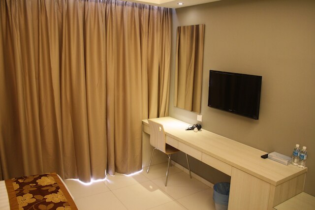 オーロラ ホテル