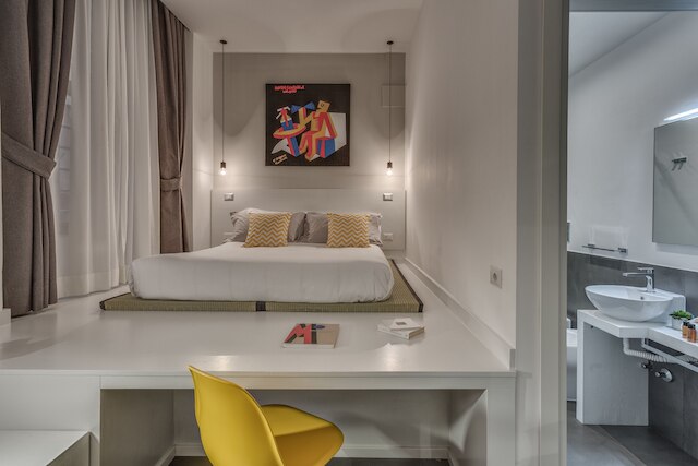 ナヴォーナ シアター ホテル