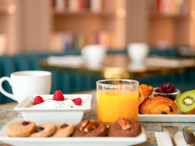 メルキュール パリ 9 ピガール サクレ クール