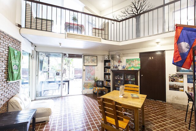 ホーム16ホステル16