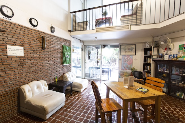 ホーム16ホステル16