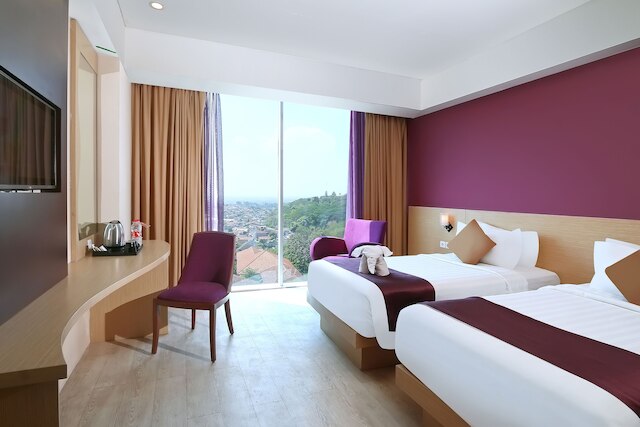 グランド エッジ ホテル スマラン