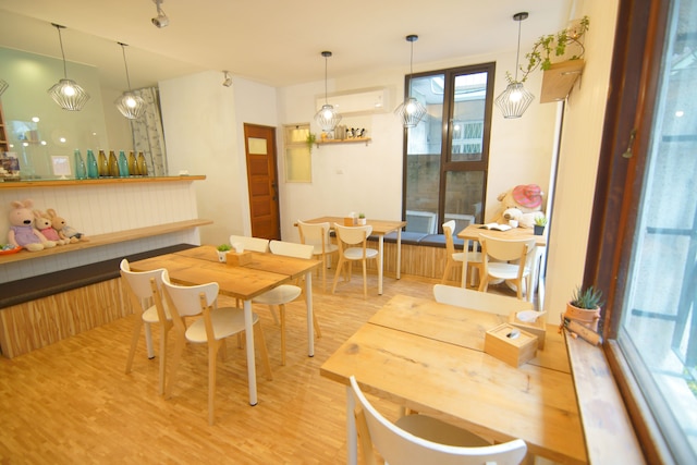 トゥー メーターズ レーン トゥー ホール