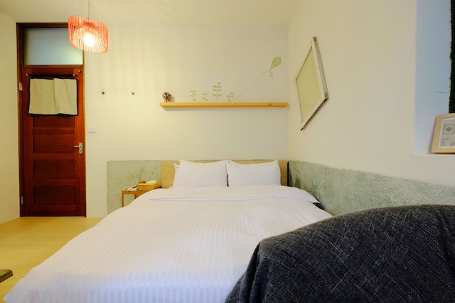 トゥー メーターズ レーン トゥー ホール