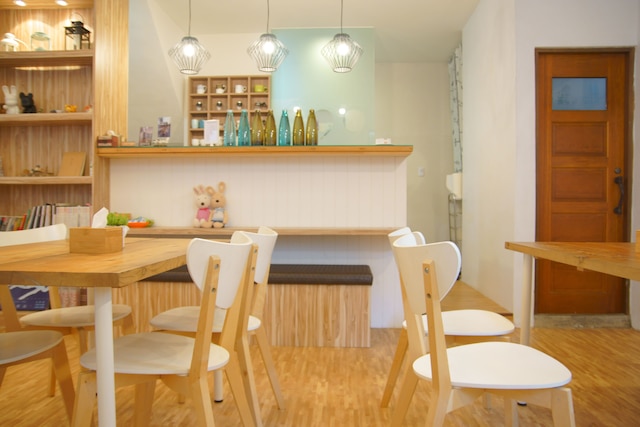 トゥー メーターズ レーン トゥー ホール