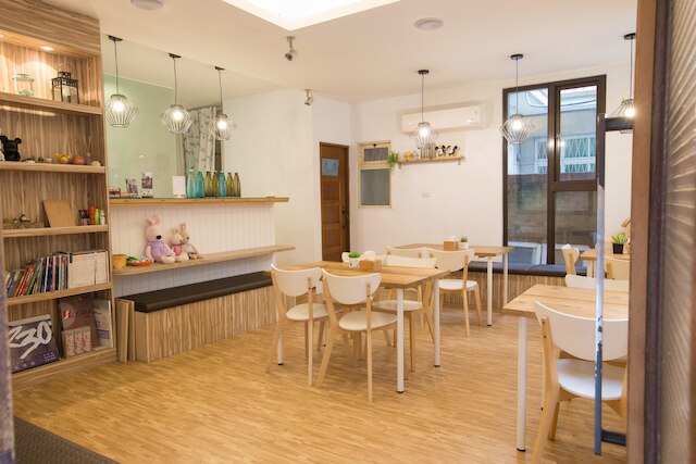 トゥー メーターズ レーン トゥー ホール