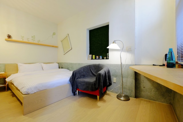 トゥー メーターズ レーン トゥー ホール