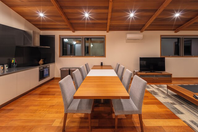 ブルーバード シャレー by ザ・ハクバ・コレクション