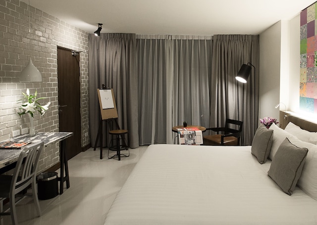 アート マイ ギャラリー ニマン ホテル