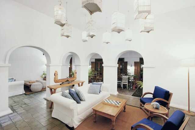 アディスタナ ホテル