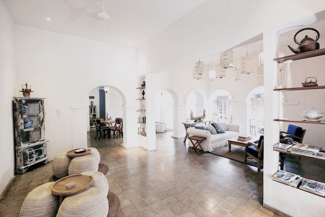 アディスタナ ホテル