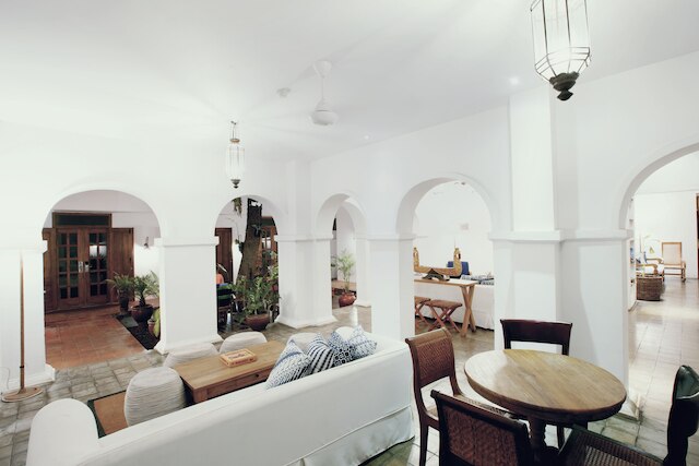 アディスタナ ホテル