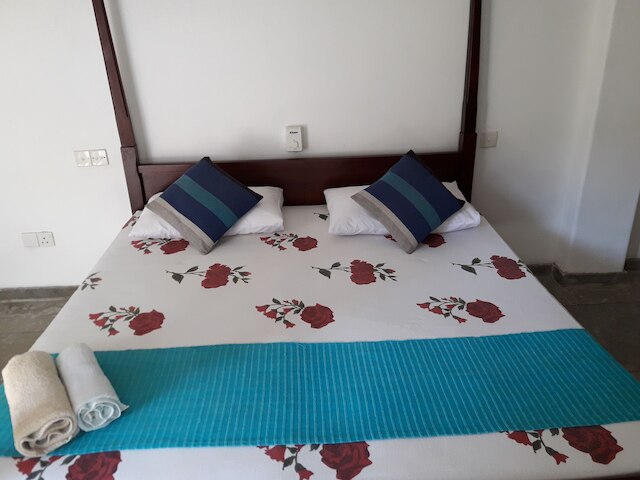 シー フロント ヒッカドゥワ