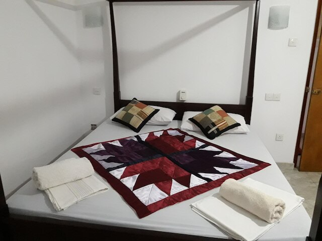 シー フロント ヒッカドゥワ