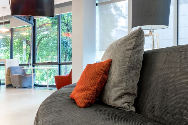 イージー プラネット バンコク スラウォン