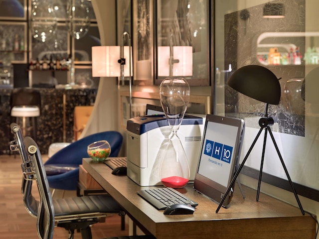 H10 キュービック