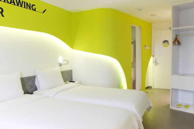 イエロー ホテル ジェムルサリ スラバヤ