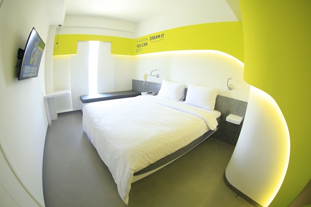 イエロー ホテル ジェムルサリ スラバヤ