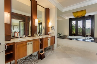 アンヘラ スイート ウブド