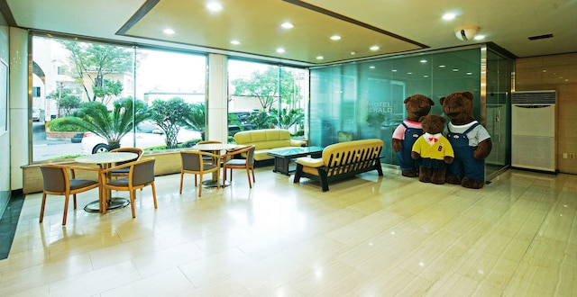 エメラルド ホテル