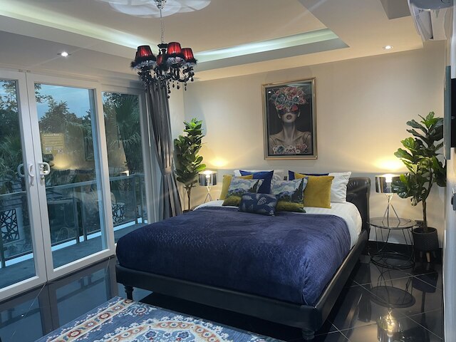 ハリウッド プール ヴィラ ジョムティエン パタヤ