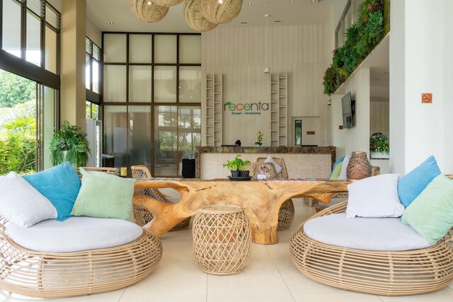 Recenta Suite Phuket Suanluang